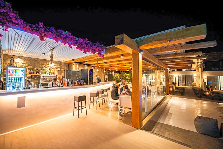 Bianco a Nero Mykonos