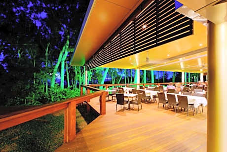 Albatross Bay Resort