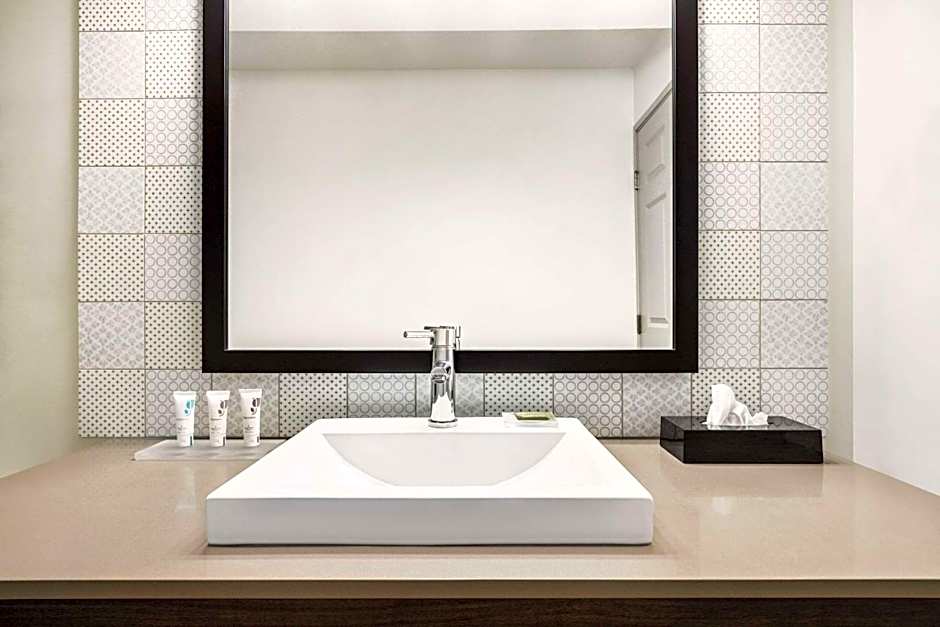 Country Inn & Suites by Radisson, St. Cloud East, MN
