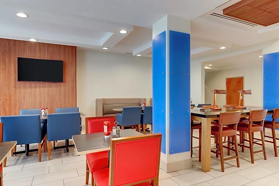 Holiday Inn Express Hotel & Suites Bryan-Montpelier By IHG