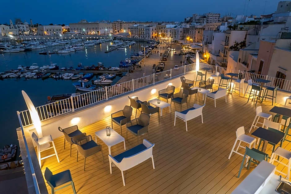 LA BANCHINA LUXURY SUITES