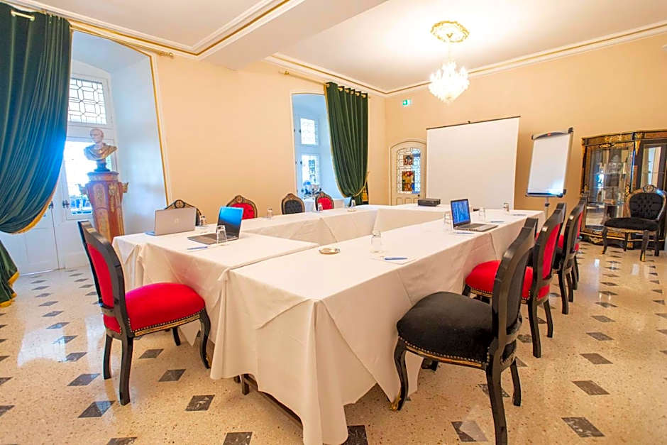 Chateau Le Prieure - Younan Collection