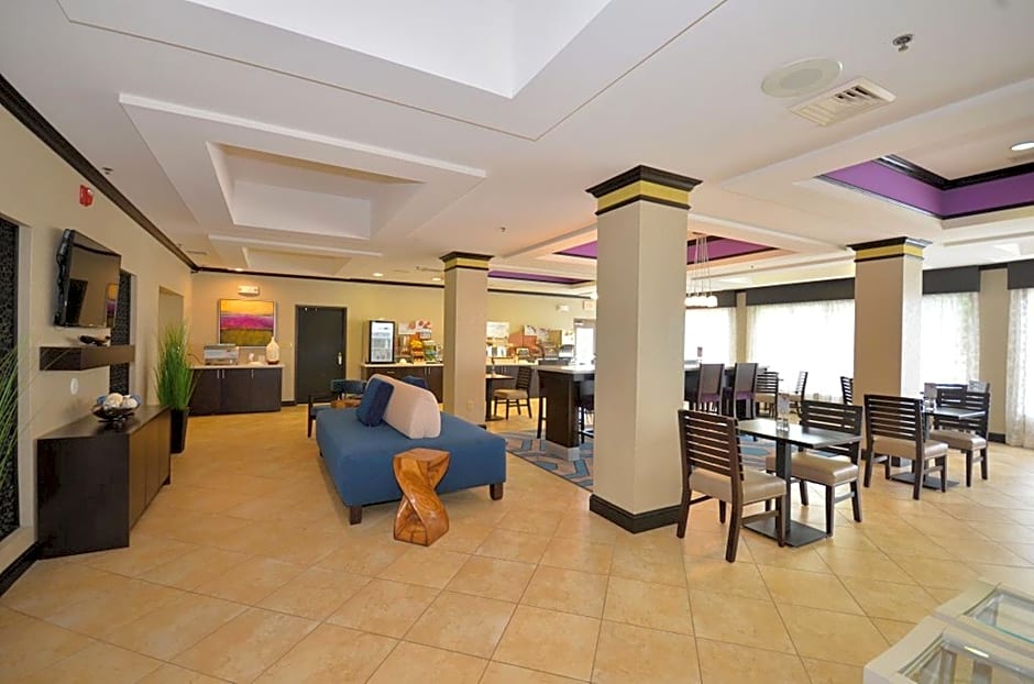 Holiday Inn Express Hotel & Suites Farmington By IHG