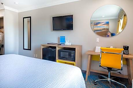 Queen Room - Non-Smoking