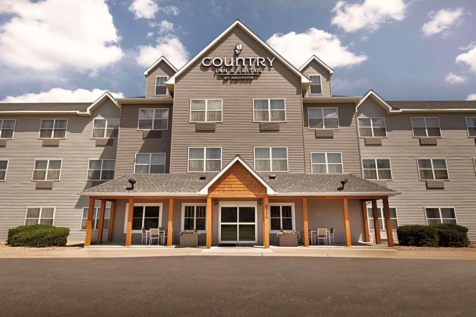 Country Inn & Suites by Radisson, Brooklyn Center, MN