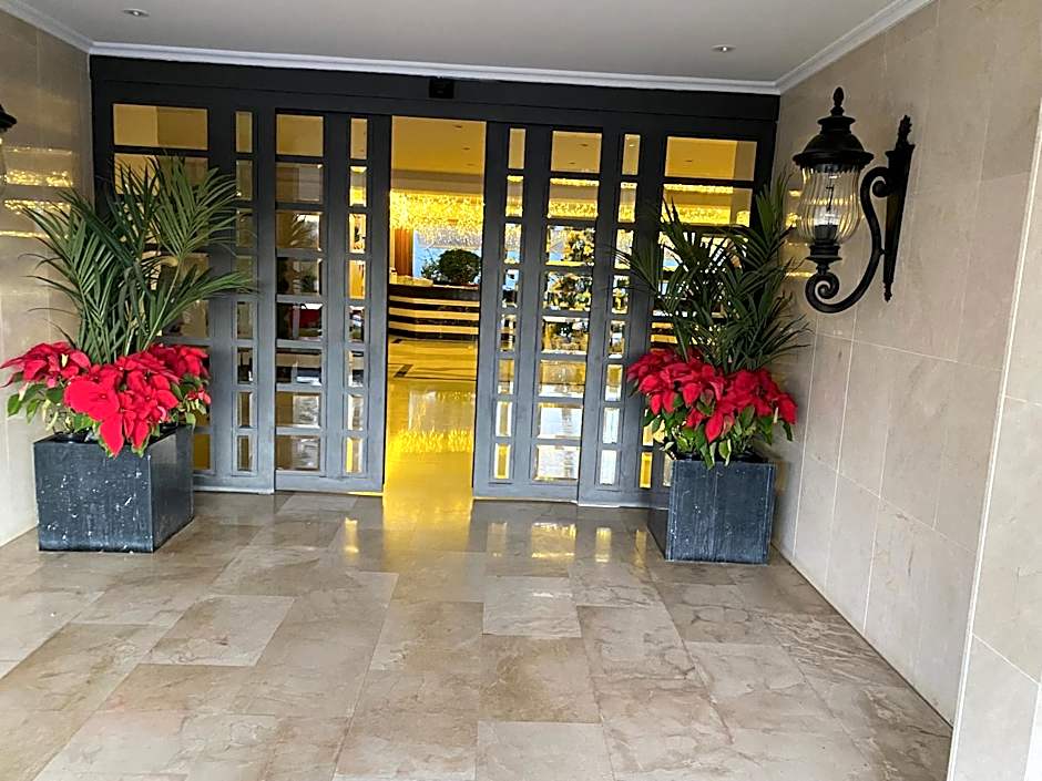 Stunning suite at Hotel Del Golf, 5 stars and frontline Golf, Porto Banus, Marbella