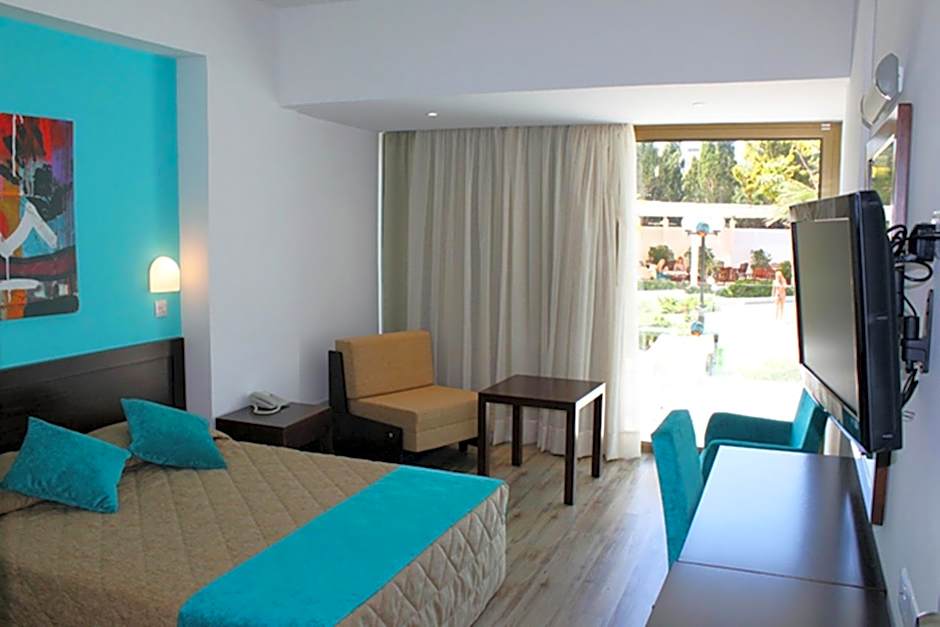 Crystal Springs Beach Hotel