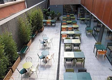 Barcelona Pere Tarres Youth Hostel