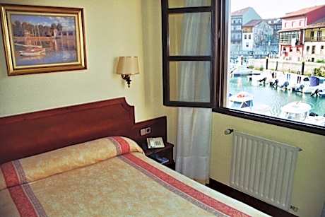 Single Room with View