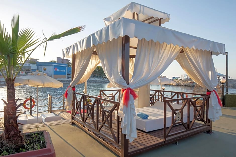 Granada Luxury Okurcalar