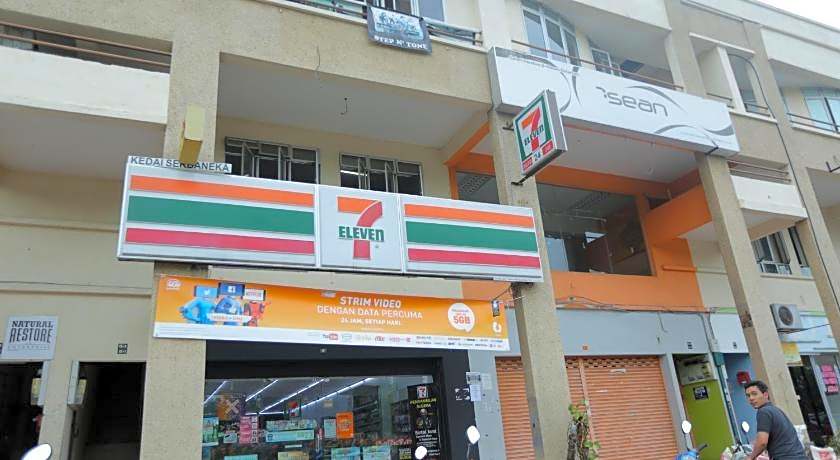 JAM Hotel Kota Warisan Near ERL Salak Tinggi Sepang