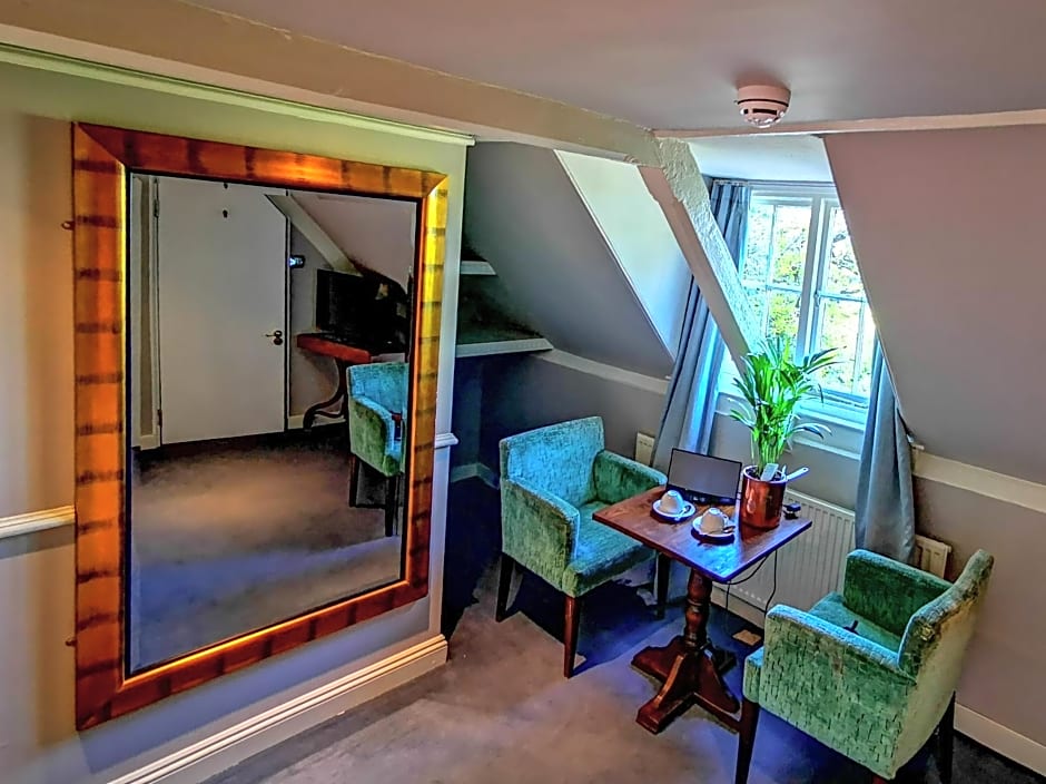 Cedar House Boutique B&B