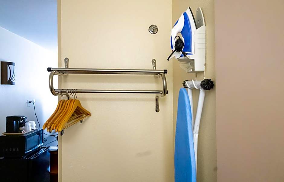 Baymont by Wyndham College Park Atlanta Airport South