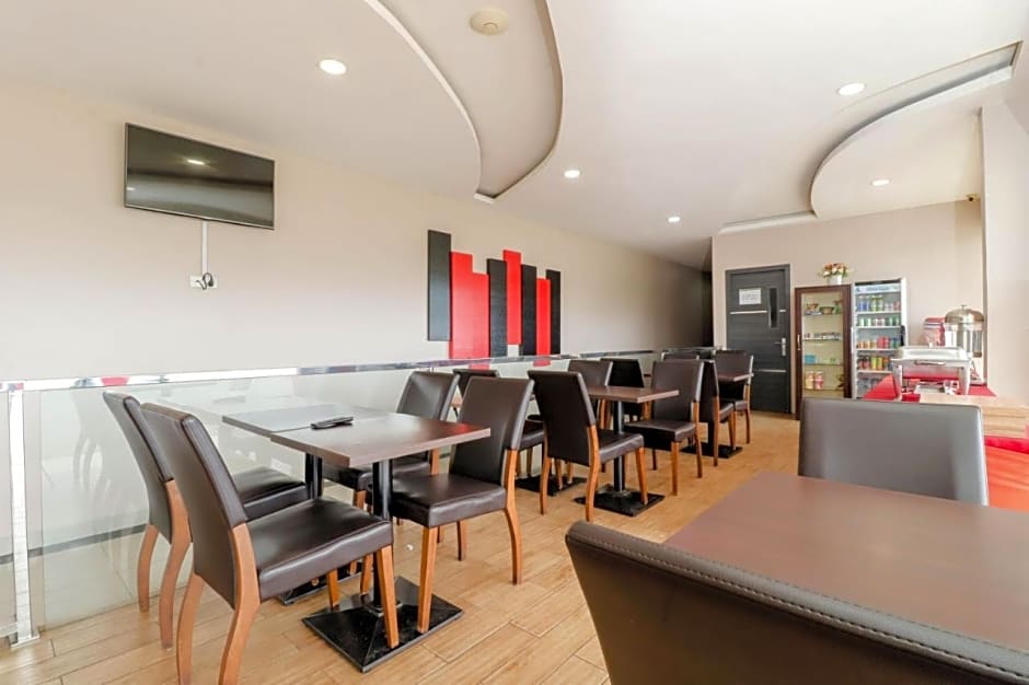 Blitz Hotel Batam Near Sultan Mahmud Ri'ayat Shah