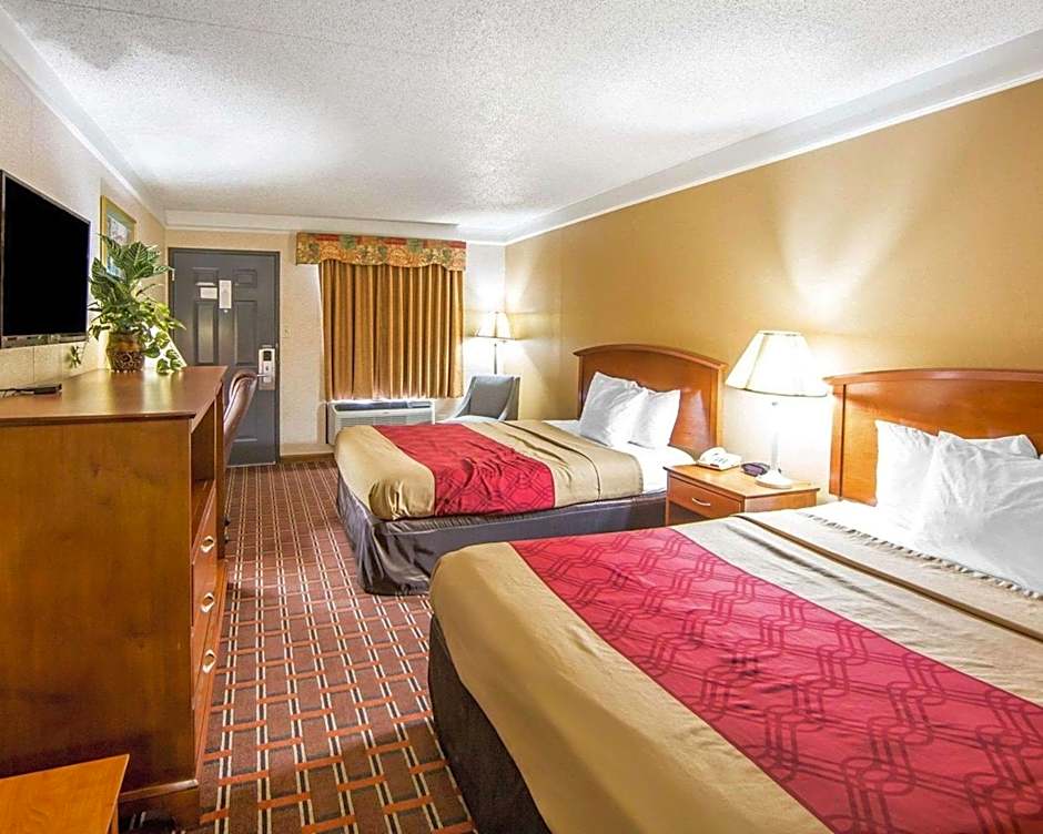 Econo Lodge North