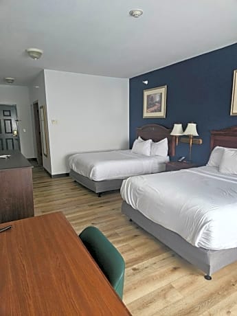 2 Queen Beds, Mobility Accessible Room, Bathtub w/ Grab Bars, Non-Smoking
