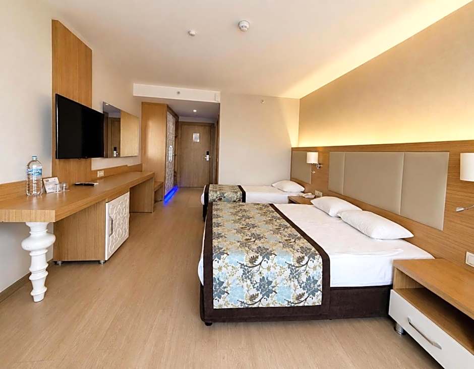 Blue Wave Suite Hotel