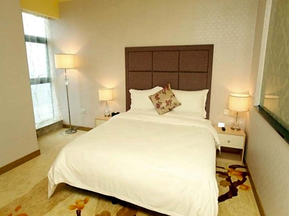 Photo 1 of 8 of Superior 1 Queen Bed