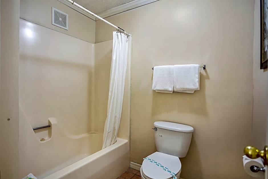 Edgewater Inn - Biloxi Beach