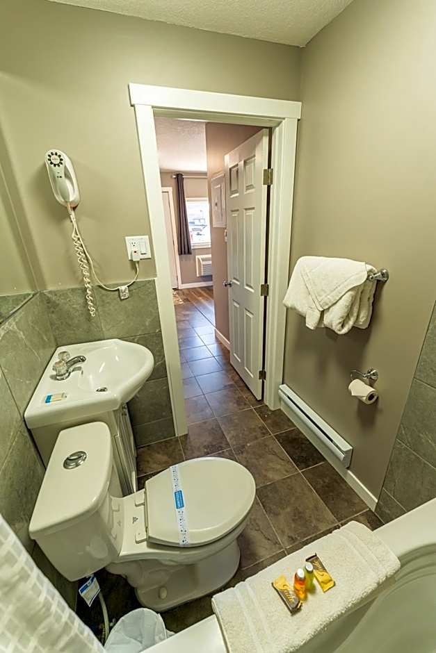 Hinton Highway Inn