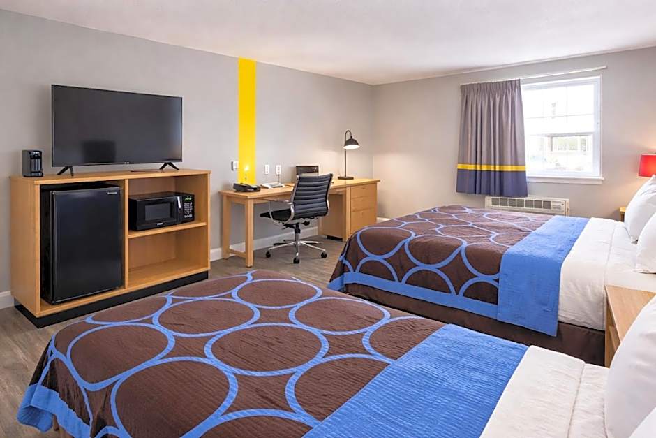 Super 8 by Wyndham Lewiston