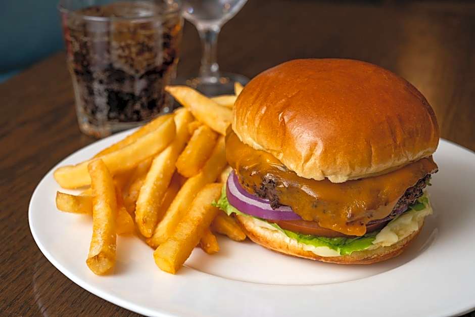 Four Points by Sheraton Chicago Westchester/Oak Brook