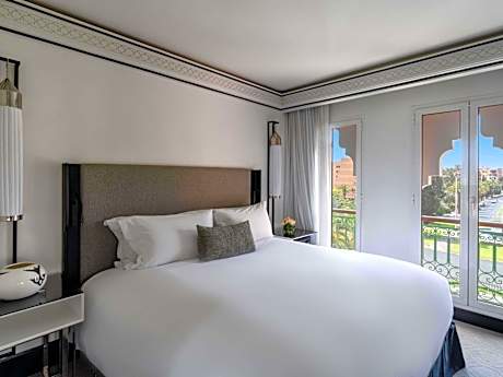 Junior King Suite with View