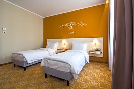 Classic Twin Room