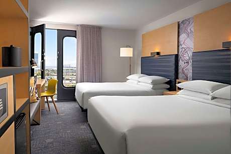 Breezy, Room, 2 Queen Beds (2 Queen Beds)