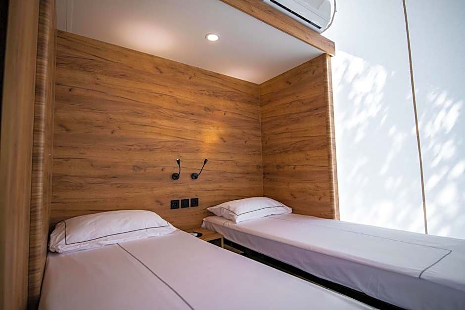 Arena One 99 Glamping