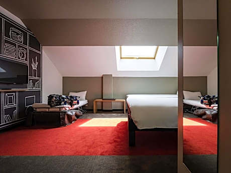 Standard Room with Double Bed and Twin Beds