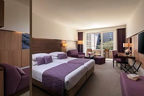 Superior Twin Room with Extra Bed and Balcony