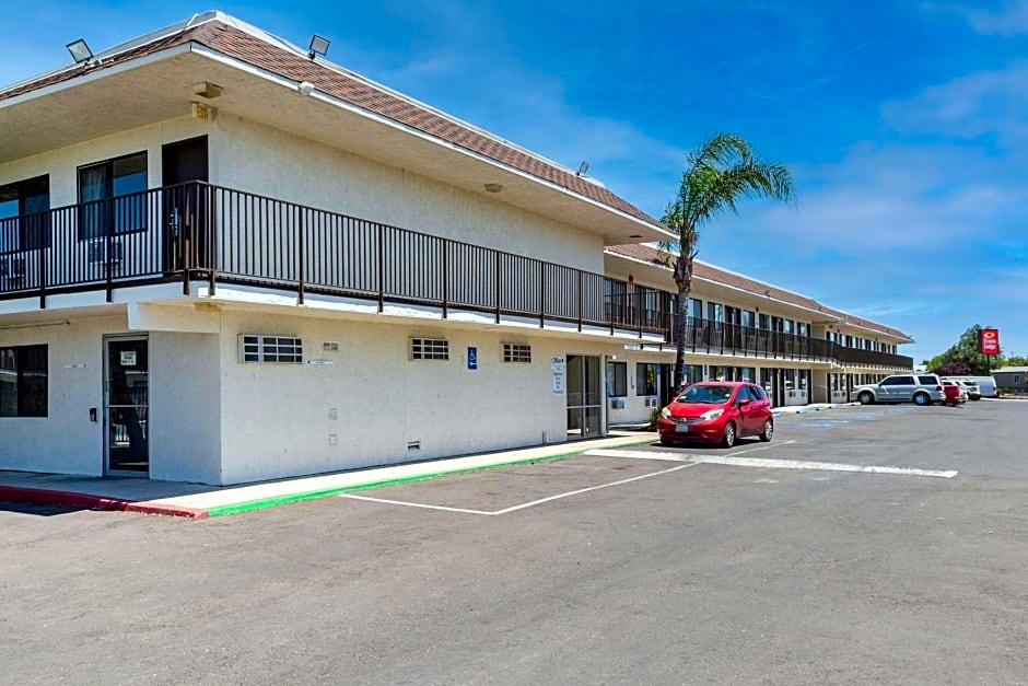 Econo Lodge Stockton near I-5 Fairgrounds
