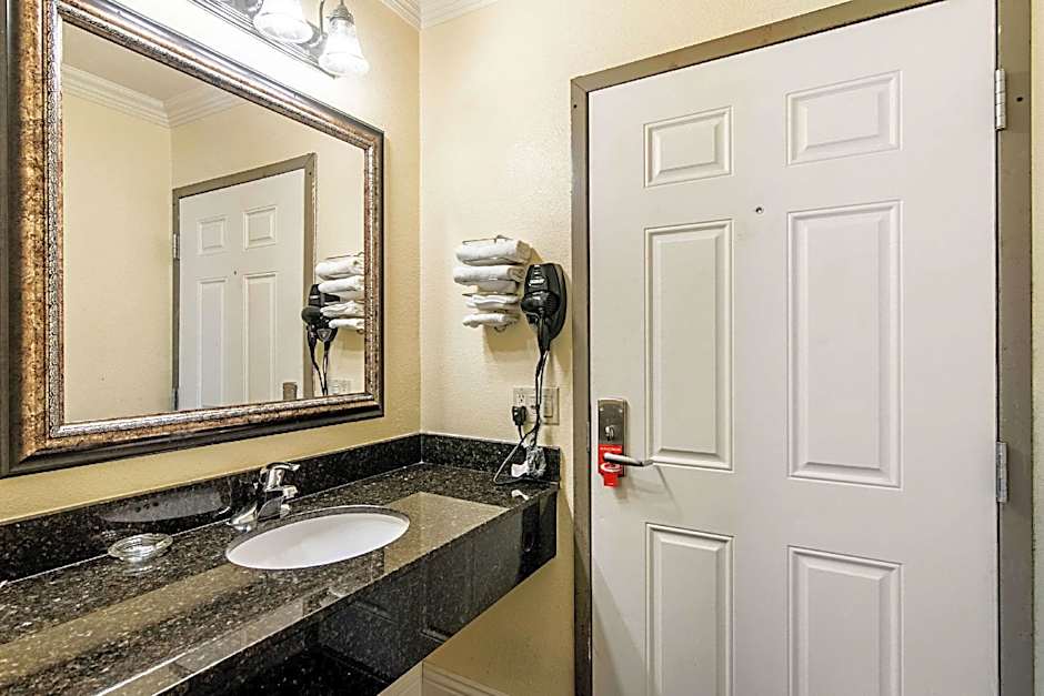 Econo Lodge Long Beach I-405