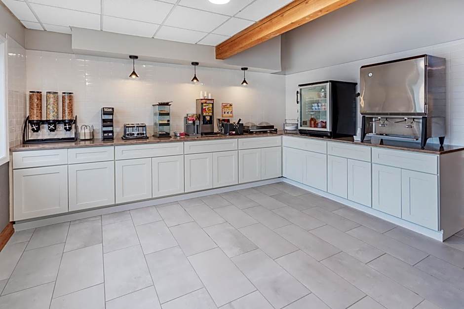 Baymont by Wyndham Brooklyn Center