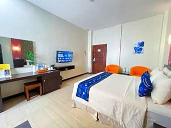 Roditha Executive - Smoking