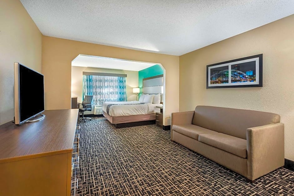 La Quinta Inn & Suites by Wyndham Batavia