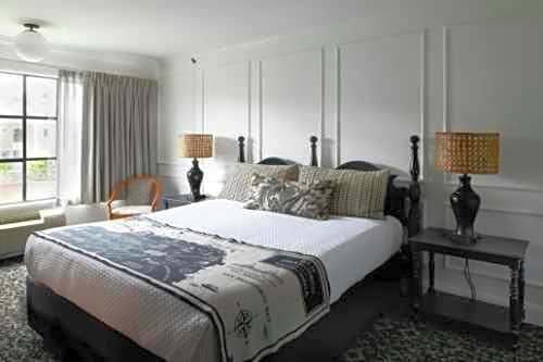 Cow Hollow Inn and Suites