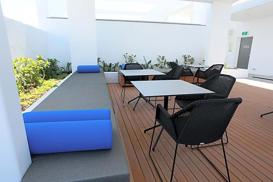 Alex Perry Hotel & Apartments