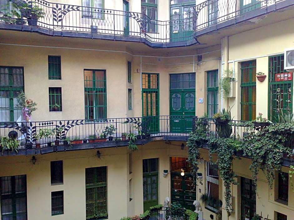 "hotel 30" ROOMS in the centrum -free garage parking