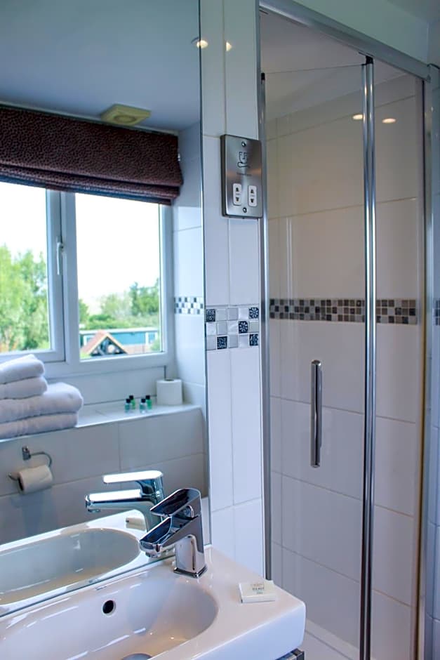 The Crescent Turner Hotel