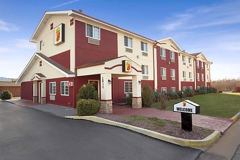 Super 8 by Wyndham Joplin