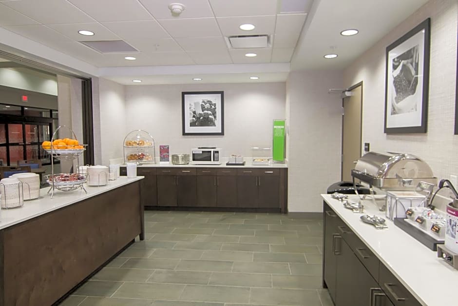 Hampton Inn & Suites Tulsa Downtown, Ok