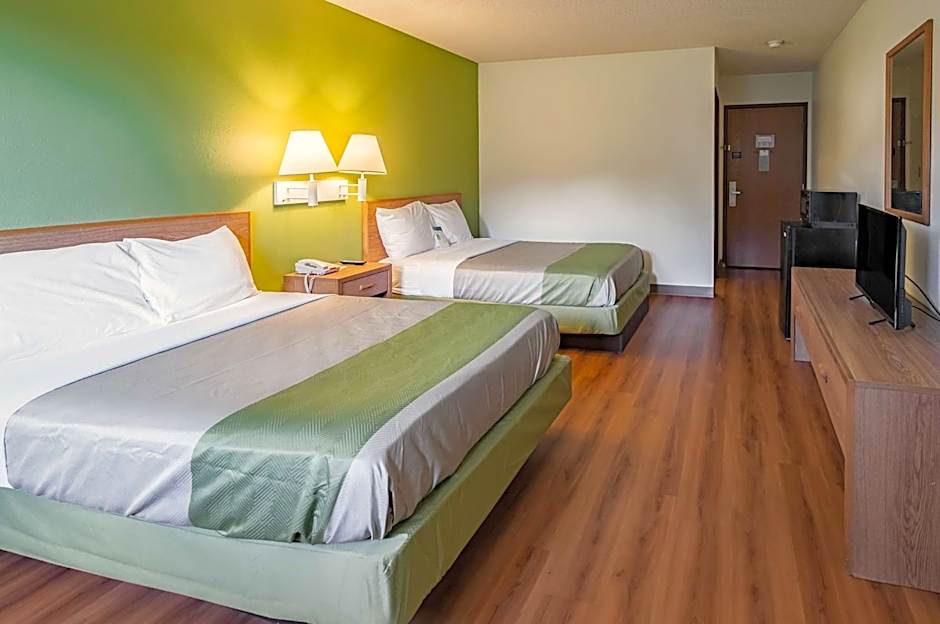 Photo 1 of 4 of Quadruple Room - Non-Smoking