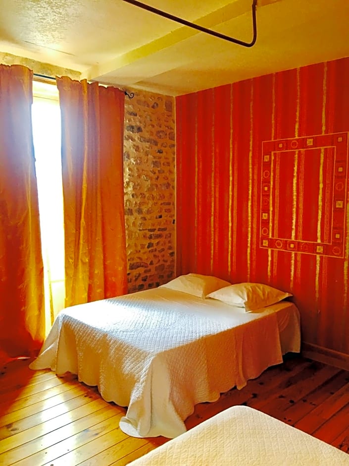 Aux Caprices des Dieux