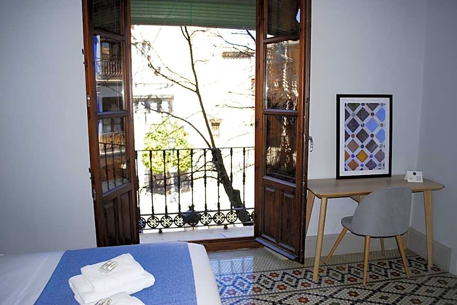 La Perla Granada Suites