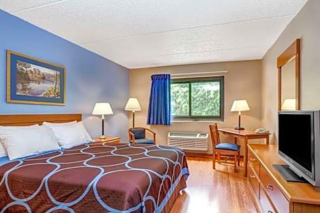 Queen Room - Non-Smoking