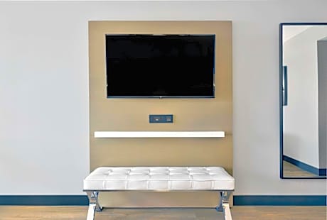 King Room with Peloton Bike