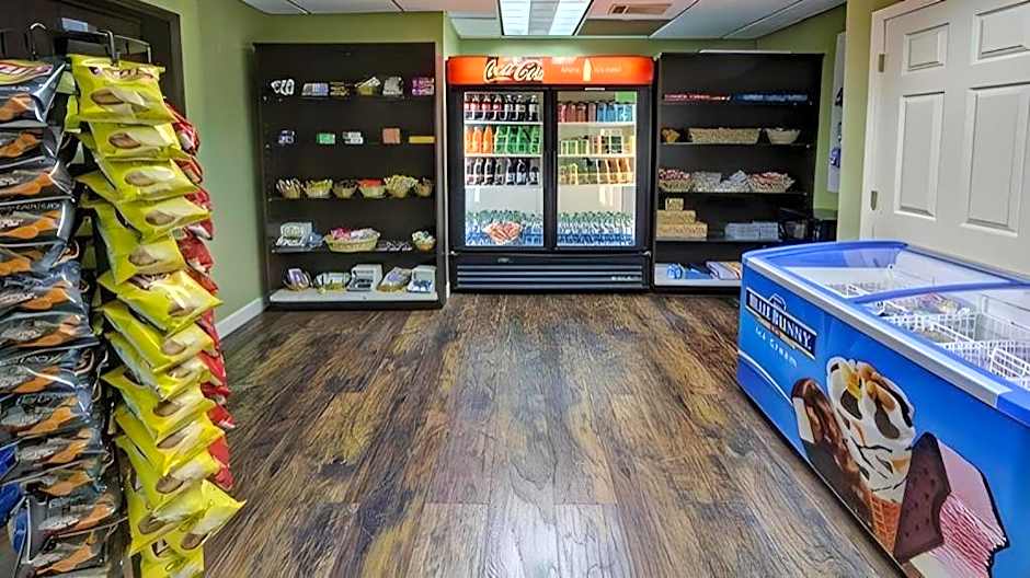 Clarion Hotel & Suites Memphis Airport (CLOSED) – Memphis, TN