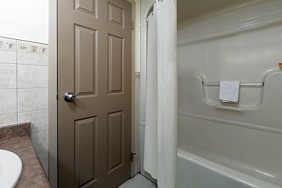 Super 8 by Wyndham Niagara Falls by the Falls